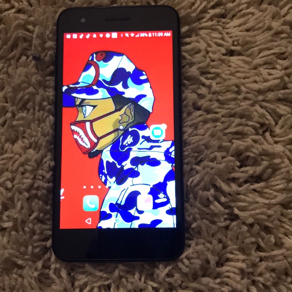 Cell phone - Picture 2 of 3
